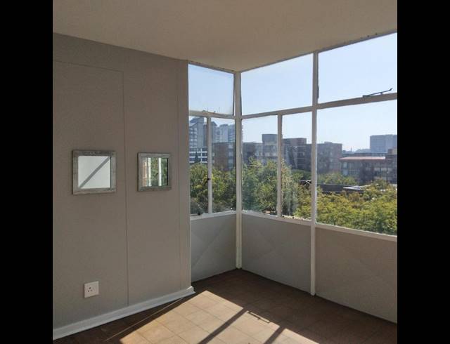 3 BEDROOM APARTMENT FOR SALE IN SUNNYSIDE